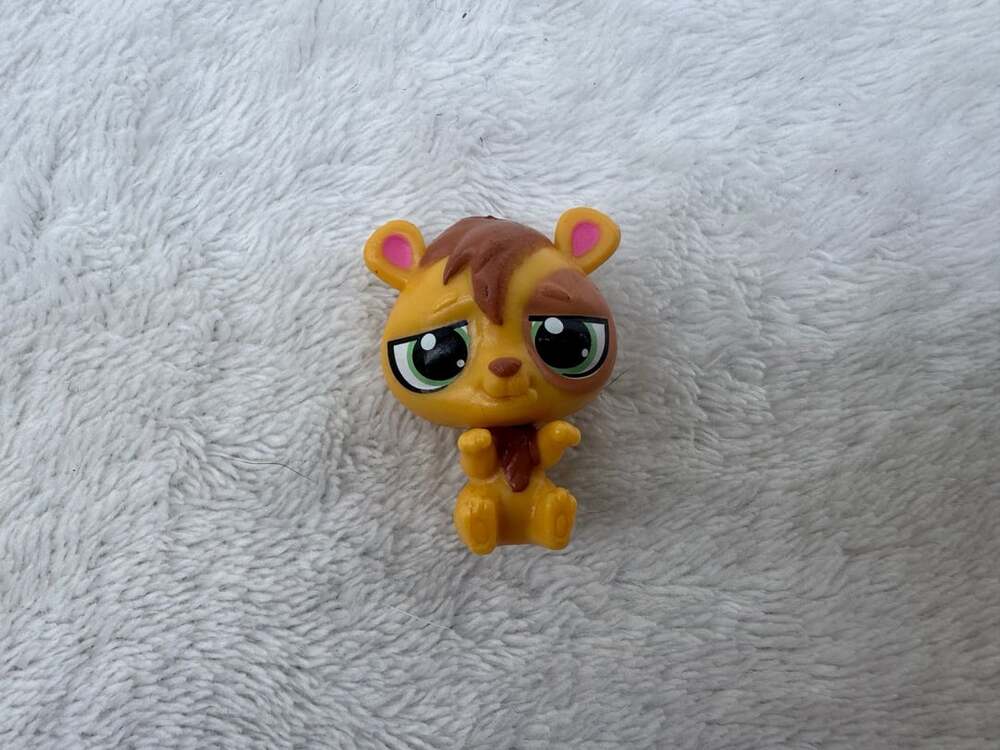 Littlest Pet Shop Mini Bear #3990 Yellow Brown Cozy Snackers Series 3